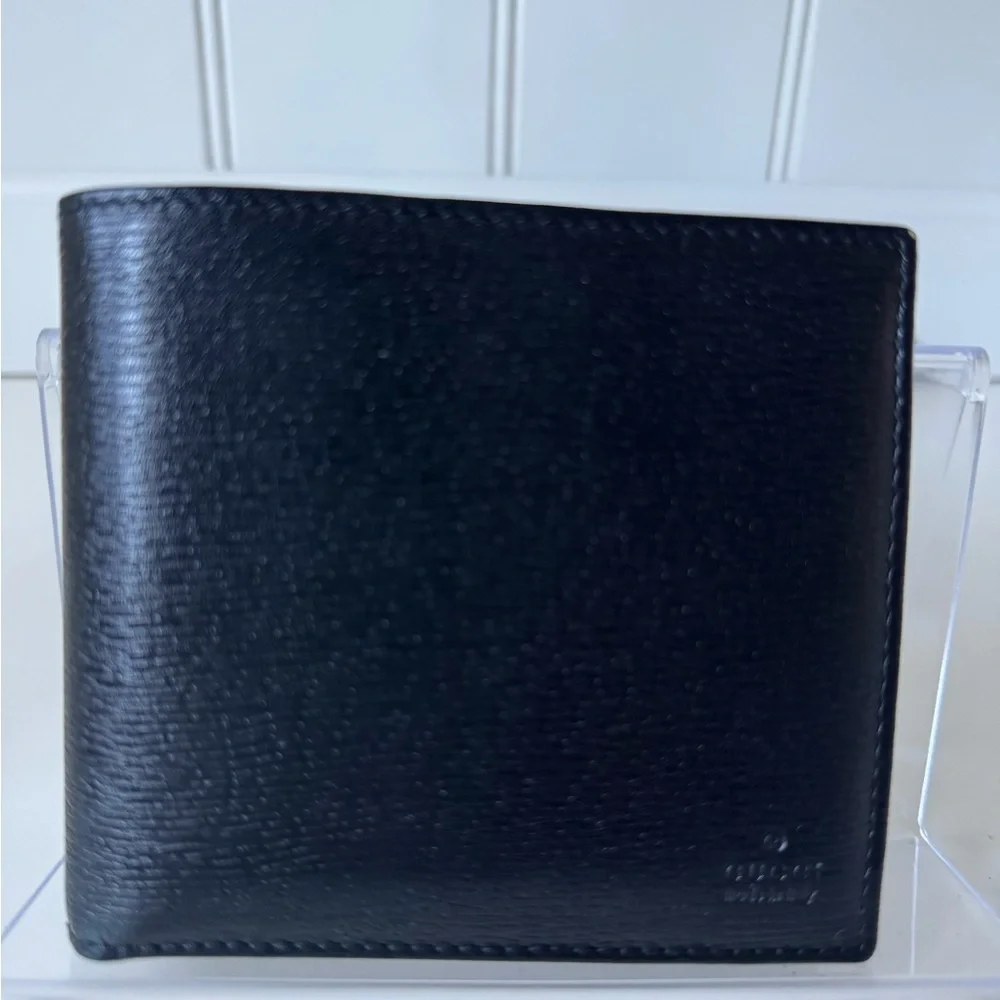 Gucci Black Leather Men’s BiFold Wallet